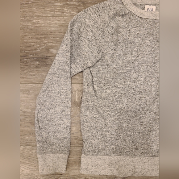 Gap Kids Sweater - Picture 2 of 4